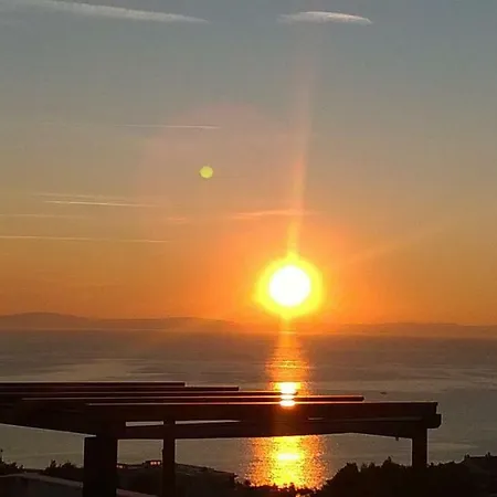 Alba * Podstrana
