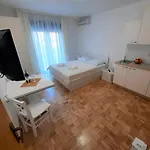 Alba Familien-und Individualfreundlich Mit Meerblick Und Parkplatz Podstrana