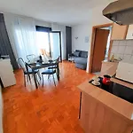 Alba Familien-und Individualfreundlich Mit Meerblick Und Parkplatz Lejlighed Podstrana