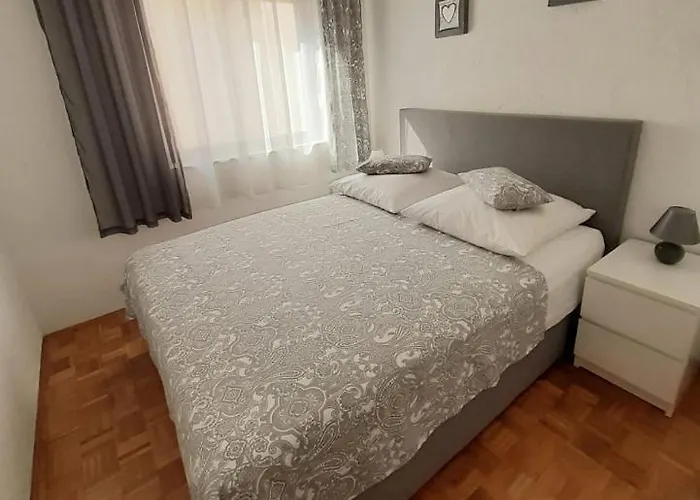 Apartments Alba Podstrana Familien-Und Individualfreundlich Mit Meerblick Und Parkplatz بودْسْتغانا