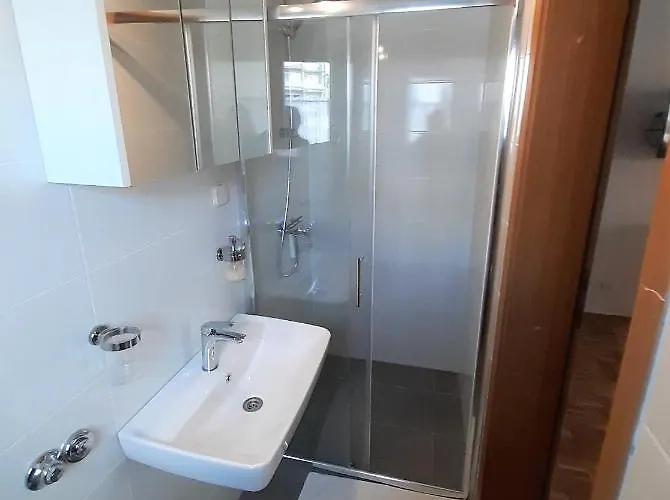 Apartments Alba Podstrana Familien-Und Individualfreundlich Mit Meerblick Und Parkplatz * بودْسْتغانا