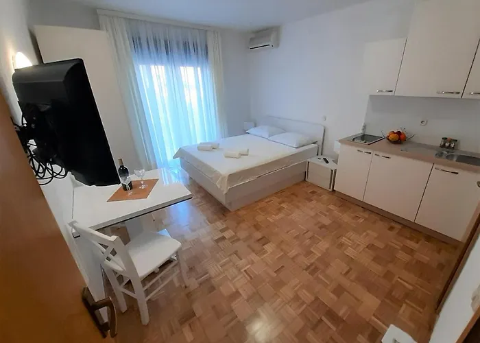 Apartments Alba Podstrana Familien-Und Individualfreundlich Mit Meerblick Und Parkplatz بودْسْتغانا