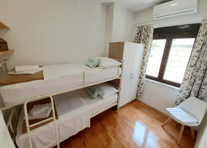 Apartments Alba Podstrana Familien-Und Individualfreundlich Mit Meerblick Und Parkplatz * بودْسْتغانا